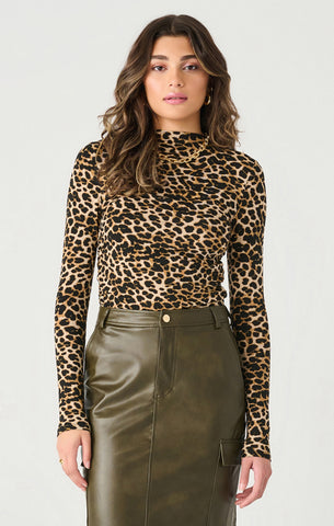 NIKKI LEOPARD FITTED TOP