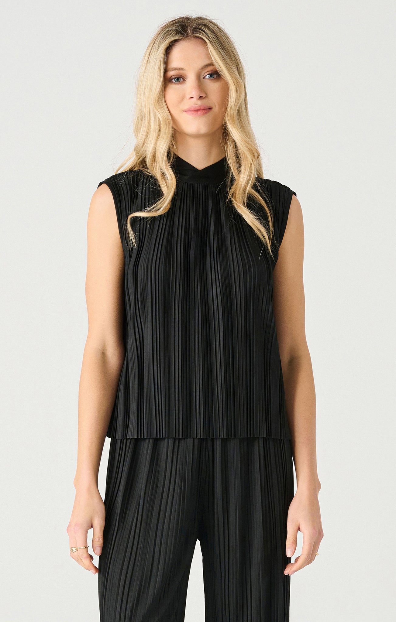 PAULA MOCKNECK PLEATED TOP