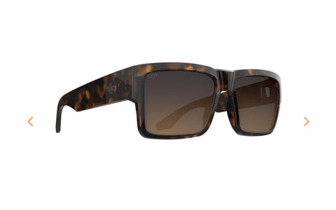 CYRUS Frame
Honey Tort
Lens
Happy Dark Brown Fade