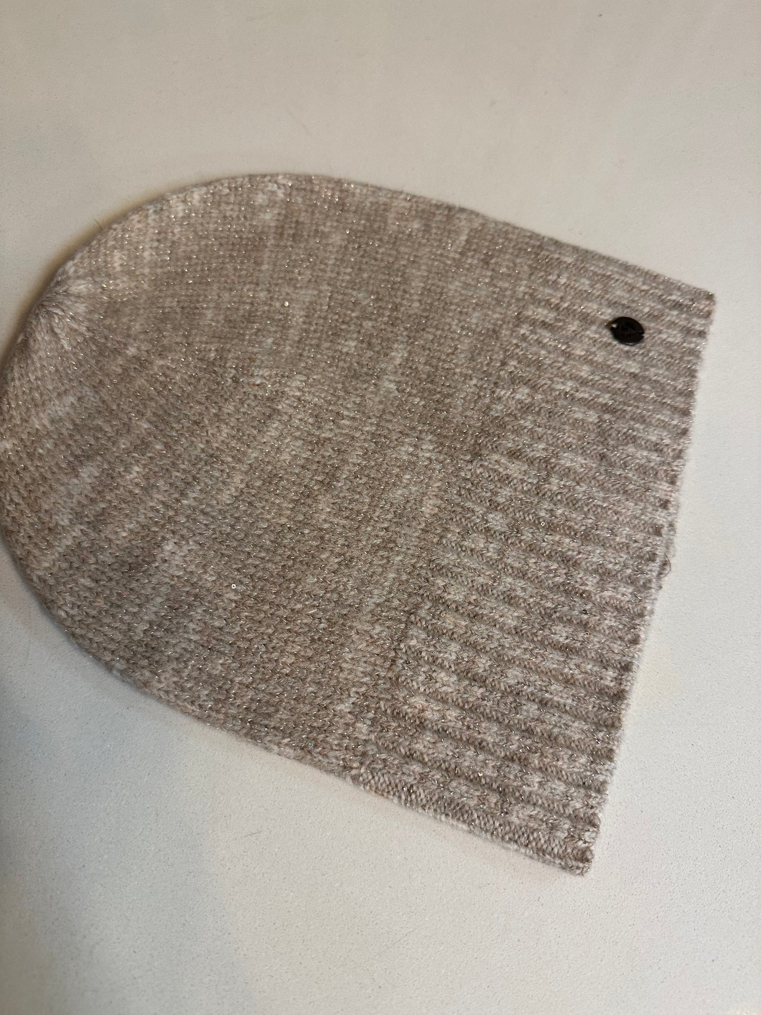 Metallic knit beanie - butter cream