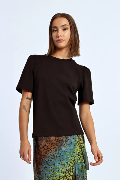 HEART-SHAPED BACKLESS T-SHIRT- Blk