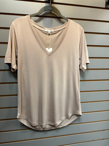 SAMMIE V-NECK TEE PUTTY