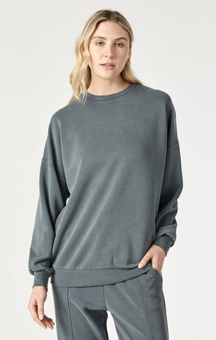 Sweatshirt
Oversized | Urban Chic